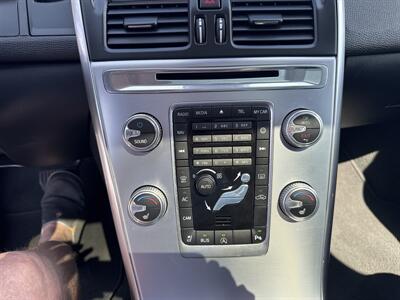 2017 Volvo XC60 T6 Dynamic   - Photo 10 - Santa Cruz, CA 95062