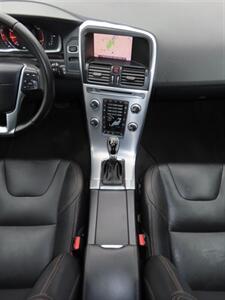 2017 Volvo XC60 T6 Dynamic AWD   - Photo 19 - Santa Cruz, CA 95062