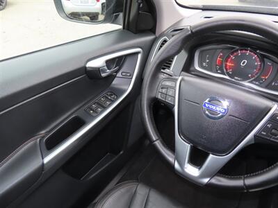 2017 Volvo XC60 T6 Dynamic AWD   - Photo 12 - Santa Cruz, CA 95062