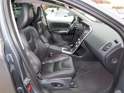 2017 Volvo XC60 T6 Dynamic AWD   - Photo 22 - Santa Cruz, CA 95062