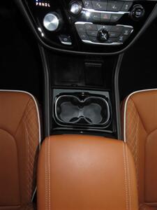 2025 Chrysler Pacifica Plug-In Hybrid Pinnacle   - Photo 19 - Santa Cruz, CA 95062