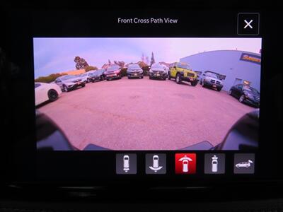 2025 Chrysler Pacifica Plug-In Hybrid Pinnacle   - Photo 40 - Santa Cruz, CA 95062