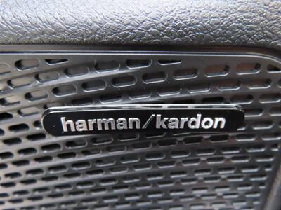 2025 Chrysler Pacifica Plug-In Hybrid Pinnacle   - Photo 30 - Santa Cruz, CA 95062