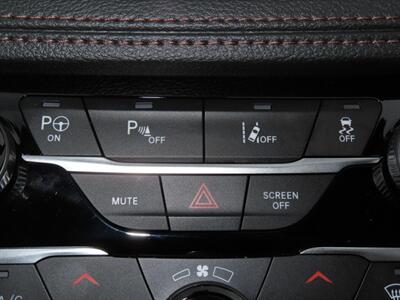 2025 Chrysler Pacifica Plug-In Hybrid Pinnacle   - Photo 13 - Santa Cruz, CA 95062