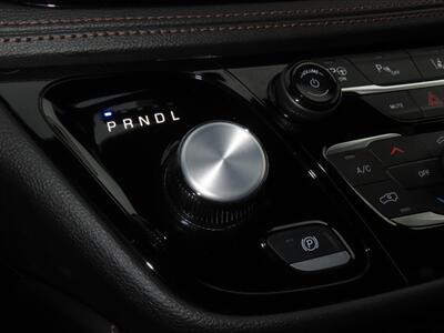 2025 Chrysler Pacifica Plug-In Hybrid Pinnacle   - Photo 31 - Santa Cruz, CA 95062