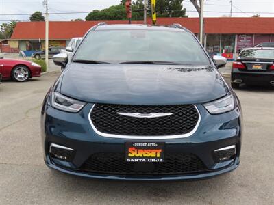 2025 Chrysler Pacifica Plug-In Hybrid Pinnacle   - Photo 73 - Santa Cruz, CA 95062