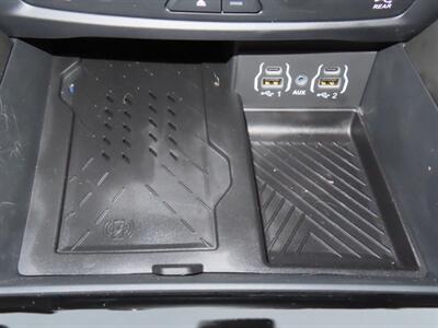 2025 Chrysler Pacifica Plug-In Hybrid Pinnacle   - Photo 28 - Santa Cruz, CA 95062