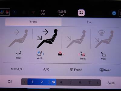 2025 Chrysler Pacifica Plug-In Hybrid Pinnacle   - Photo 16 - Santa Cruz, CA 95062