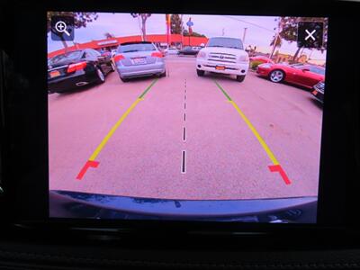 2025 Chrysler Pacifica Plug-In Hybrid Pinnacle   - Photo 42 - Santa Cruz, CA 95062