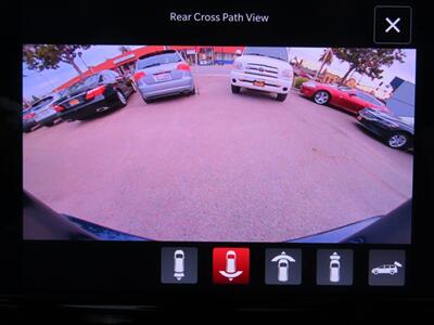 2025 Chrysler Pacifica Plug-In Hybrid Pinnacle   - Photo 39 - Santa Cruz, CA 95062