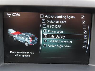 2017 Volvo XC60 T6 AWD R-Design   - Photo 19 - Santa Cruz, CA 95062