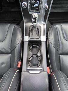 2017 Volvo XC60 T6 AWD R-Design   - Photo 21 - Santa Cruz, CA 95062