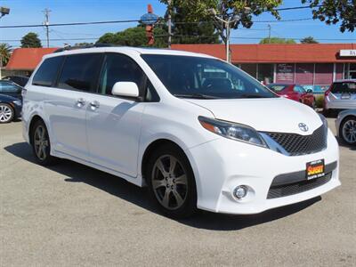 2017 Toyota Sienna SE 8-Passenger   - Photo 1 - Santa Cruz, CA 95062