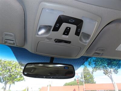 2017 Toyota Sienna SE 8-Passenger   - Photo 15 - Santa Cruz, CA 95062