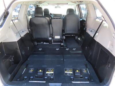 2017 Toyota Sienna SE 8-Passenger   - Photo 44 - Santa Cruz, CA 95062