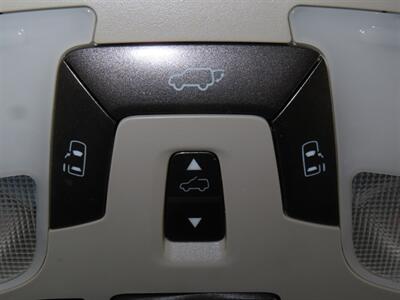 2017 Toyota Sienna SE 8-Passenger   - Photo 25 - Santa Cruz, CA 95062