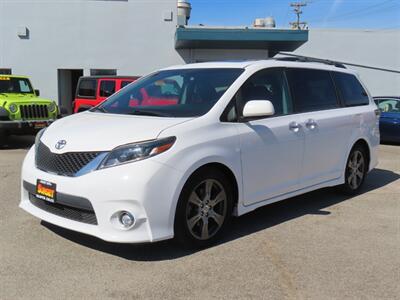 2017 Toyota Sienna SE 8-Passenger   - Photo 2 - Santa Cruz, CA 95062