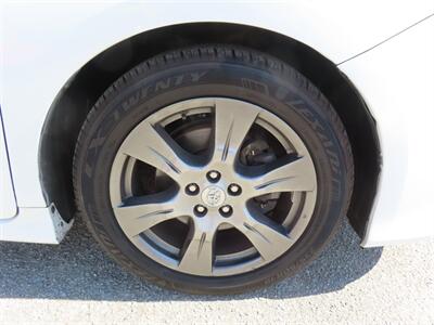 2017 Toyota Sienna SE 8-Passenger   - Photo 50 - Santa Cruz, CA 95062