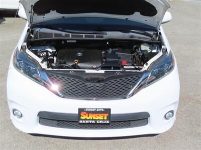 2017 Toyota Sienna SE 8-Passenger   - Photo 51 - Santa Cruz, CA 95062