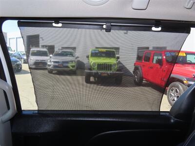 2017 Toyota Sienna SE 8-Passenger   - Photo 26 - Santa Cruz, CA 95062