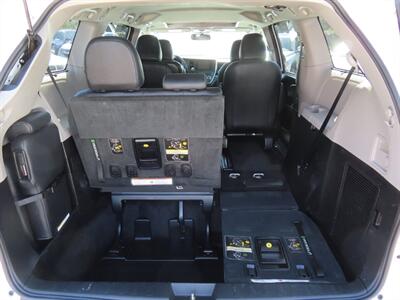 2017 Toyota Sienna SE 8-Passenger   - Photo 46 - Santa Cruz, CA 95062