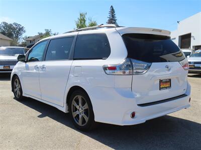 2017 Toyota Sienna SE 8-Passenger   - Photo 3 - Santa Cruz, CA 95062
