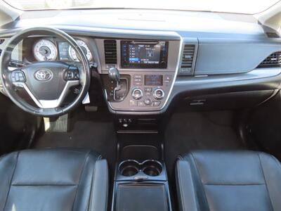 2017 Toyota Sienna SE 8-Passenger   - Photo 23 - Santa Cruz, CA 95062