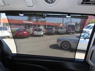 2017 Toyota Sienna SE 8-Passenger   - Photo 32 - Santa Cruz, CA 95062