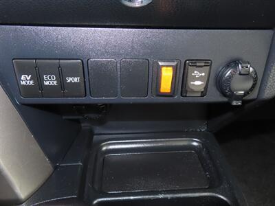2018 Toyota RAV4 Hybrid XLE AWD - Photo 24 - Santa Cruz, CA 95062