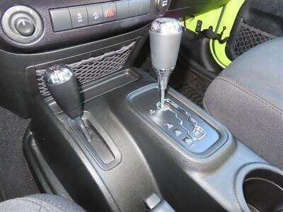 2016 Jeep Wrangler Sport S Unlimited 4WD   - Photo 23 - Santa Cruz, CA 95062