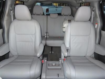 2017 Toyota Sienna XLE Premium 8-Passenger   - Photo 38 - Santa Cruz, CA 95062