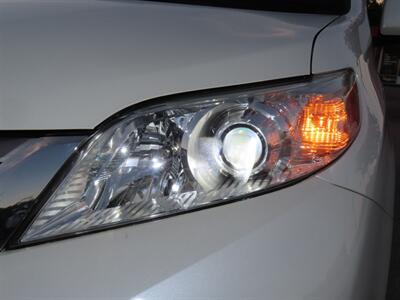 2017 Toyota Sienna XLE Premium 8-Passenger   - Photo 56 - Santa Cruz, CA 95062