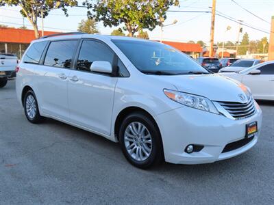 2017 Toyota Sienna XLE Premium 8-Passenger   - Photo 1 - Santa Cruz, CA 95062