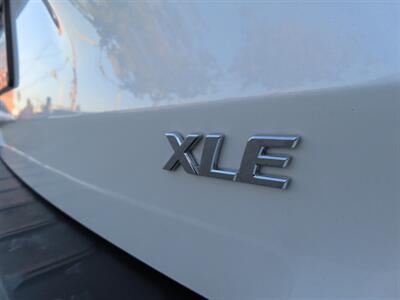 2017 Toyota Sienna XLE Premium 8-Passenger   - Photo 5 - Santa Cruz, CA 95062