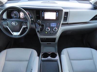 2017 Toyota Sienna XLE Premium 8-Passenger   - Photo 25 - Santa Cruz, CA 95062