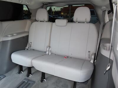 2017 Toyota Sienna XLE Premium 8-Passenger   - Photo 44 - Santa Cruz, CA 95062