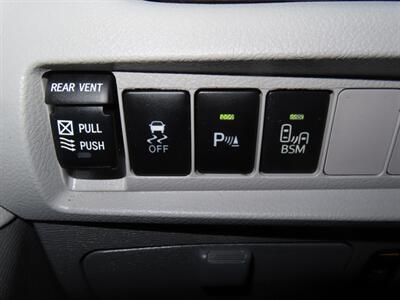 2017 Toyota Sienna XLE Premium 8-Passenger   - Photo 8 - Santa Cruz, CA 95062