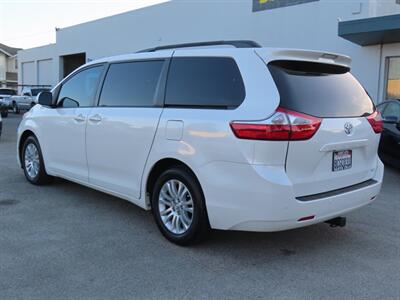 2017 Toyota Sienna XLE Premium 8-Passenger   - Photo 3 - Santa Cruz, CA 95062