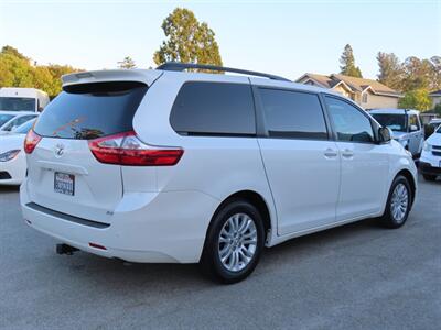 2017 Toyota Sienna XLE Premium 8-Passenger   - Photo 4 - Santa Cruz, CA 95062