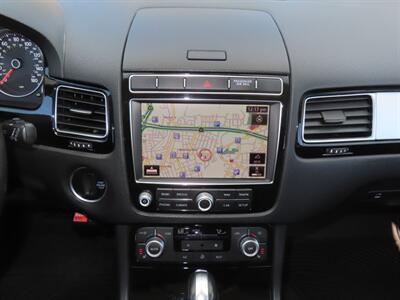 2016 Volkswagen Touareg TDI AWD Lux - Photo 12 - Santa Cruz, CA 95062