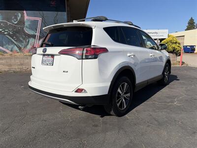 2018 Toyota RAV4 XLE - Photo 7 - Santa Cruz, CA 95062
