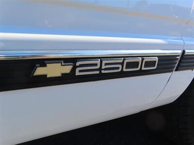 1996 Chevrolet C2500 Silverado Extended-Cab Short-Bed - Photo 5 - Santa Cruz, CA 95062