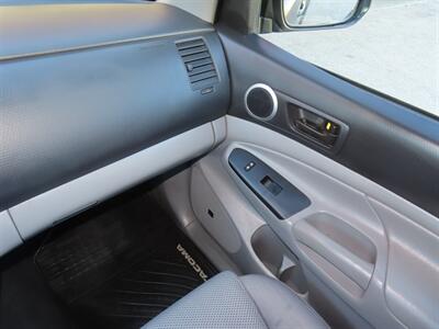2012 Toyota Tacoma Double Cab V6 4WD SB - Photo 19 - Santa Cruz, CA 95062
