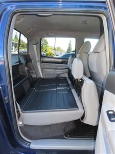 2012 Toyota Tacoma Double Cab V6 4WD SB - Photo 31 - Santa Cruz, CA 95062