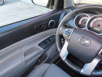 2012 Toyota Tacoma Double Cab V6 4WD SB - Photo 9 - Santa Cruz, CA 95062