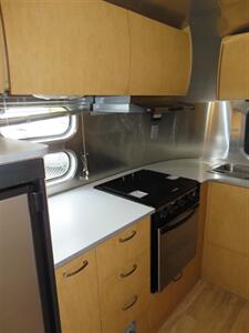 2009 Airstream Flying Cloud 20   - Photo 8 - Santa Cruz, CA 95062