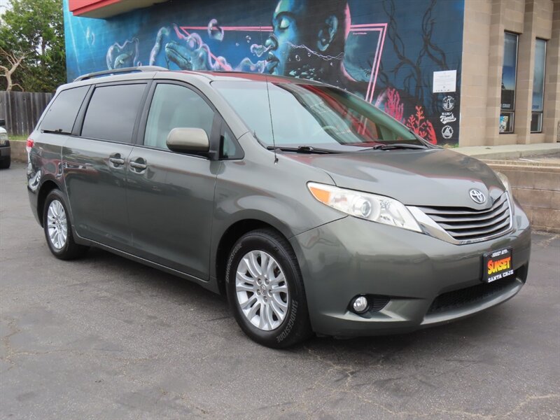 2014 Toyota Sienna XLE 8-Passenger   - Photo 1 - Santa Cruz, CA 95062