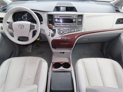 2014 Toyota Sienna XLE 8-Passenger - Photo 26 - Santa Cruz, CA 95062