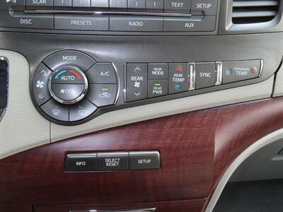 2014 Toyota Sienna XLE 8-Passenger - Photo 25 - Santa Cruz, CA 95062