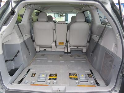 2014 Toyota Sienna XLE 8-Passenger - Photo 47 - Santa Cruz, CA 95062